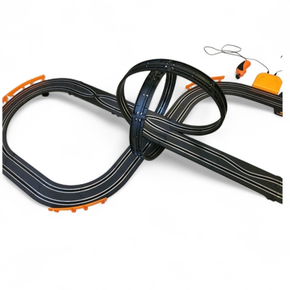 Track Master Slot Racing Set with 2 Cars - Picture 6 of 9